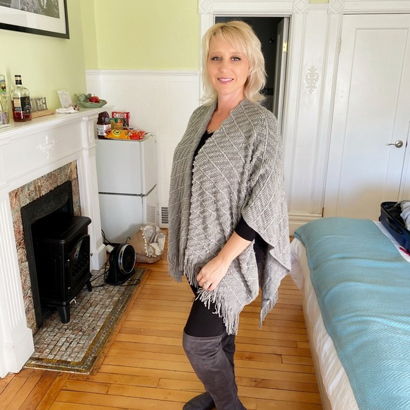 Meet your Posher, Audrey - Picture 1 of 1